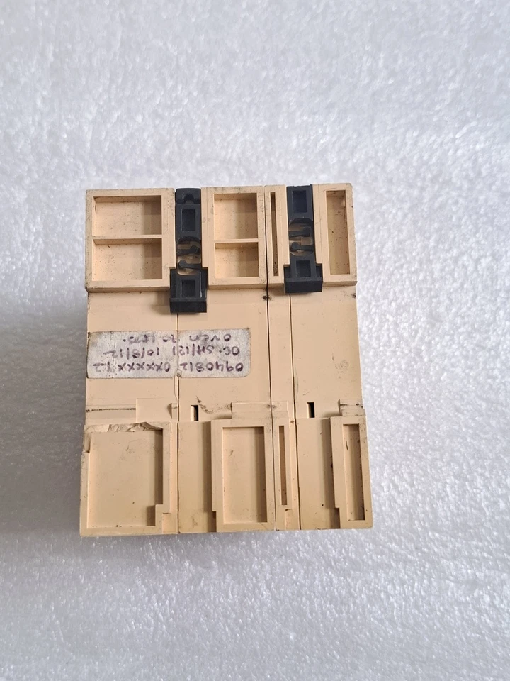 SCHNEIDER TWDLMDA20DRT WITH ANALOG INPUT MODULE TM2AMI4LT MINOR COSMETIC DAMAGED